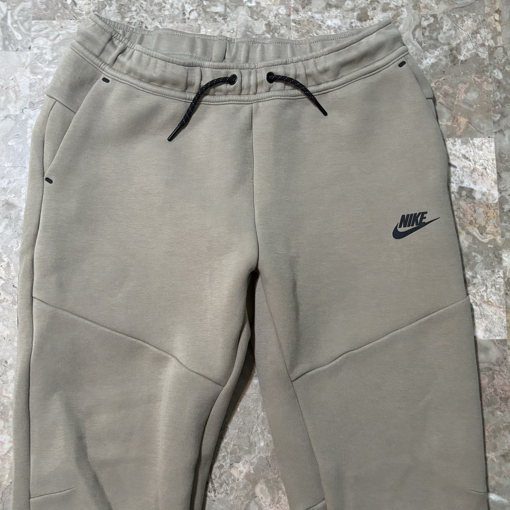 Nike Tech Fleece Sweatpants Boys Youth XL Khaki Tan Joggers HV5869